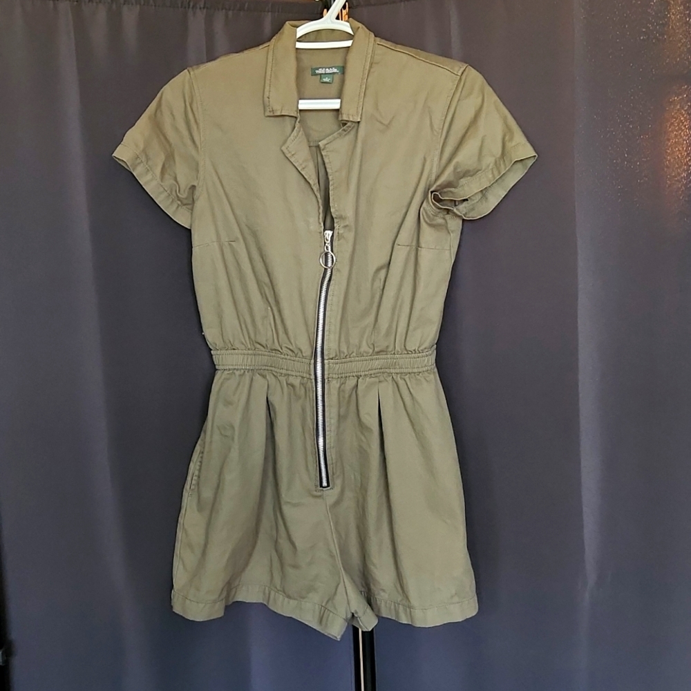 Wild Fable Olive Green Romper/Jumpsuit. Size Small
